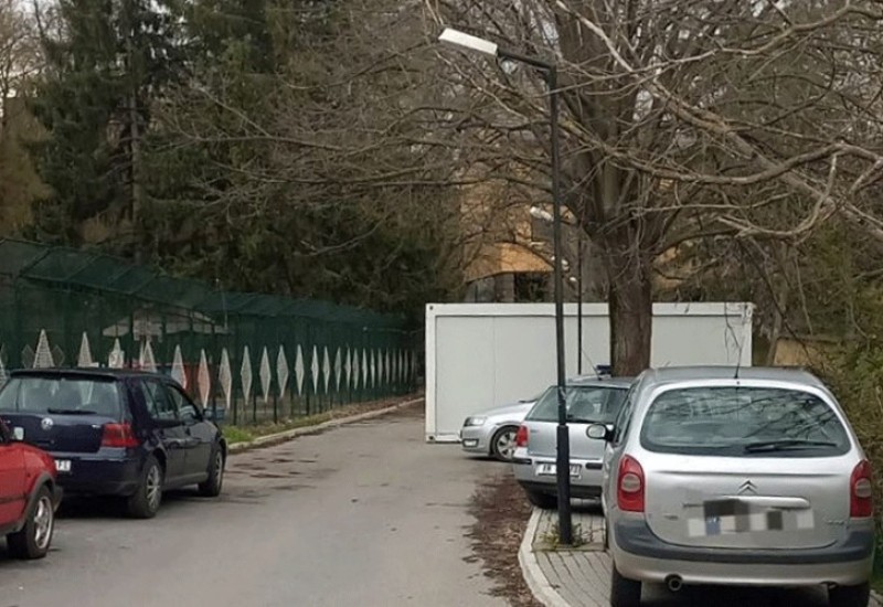 Prazne glasačke kutije u Zubinom Potoku