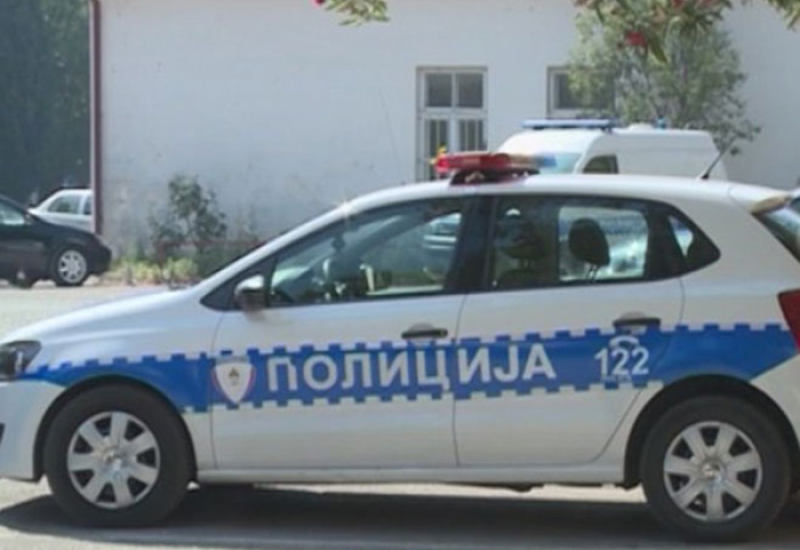Dvadesetrogodišnja djevojka poginula, četiri osobe povrijeđene