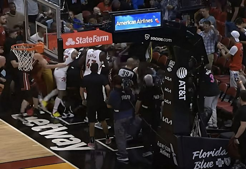 SKANDAL U NBA: Tuča usred meča
