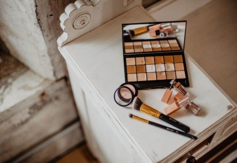 Zemljani tonovi za savršen zimski make up