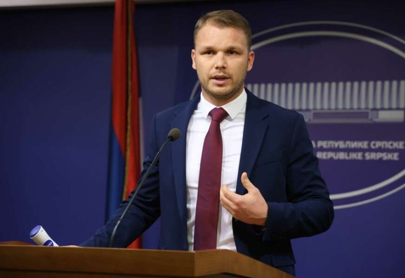 “Potrovaće nam djecu šta sve gledaju i jedu” Stanivuković želi ZABRANITI rijaliti programe i uvesti uniforme u škole