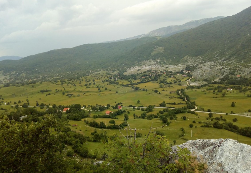 Tragedija u Crnoj Gori: Ubio dvogodišnju kćerku pa sebe