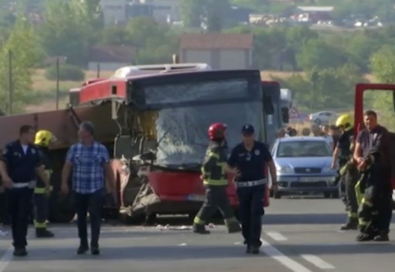 Udes u Beogradu: Poginuo muškarac, petero teže povrijeđeno