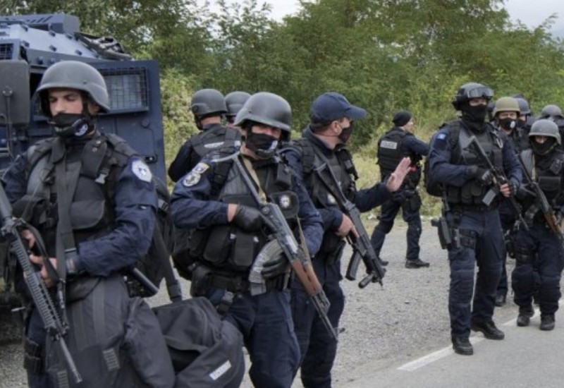 Kamionima blokirali put pa otvorili vatru: Poginuo kosovski policajac, jedan ranjen, a drugi povrijeđen