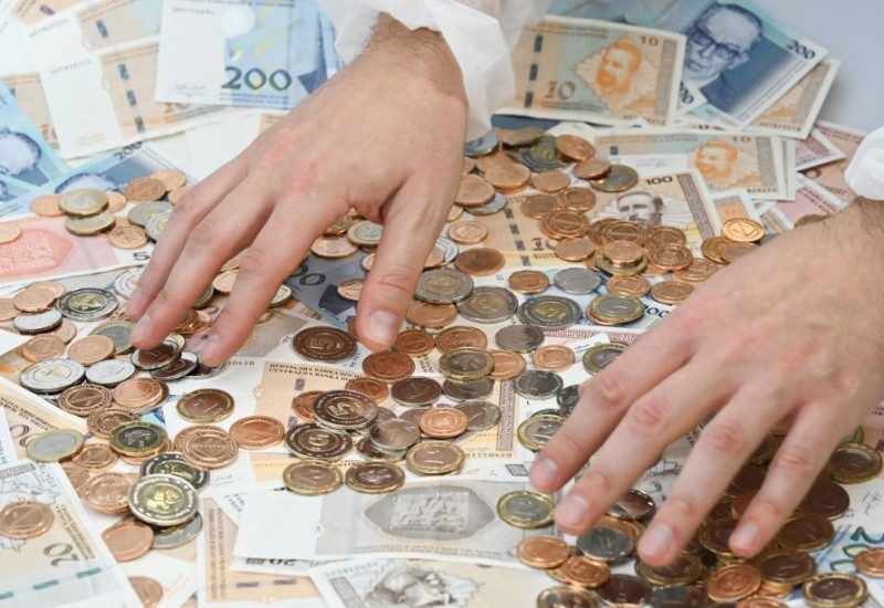Građani se zadužuju kako bi preživjeli, ugrijali se i ljetovali