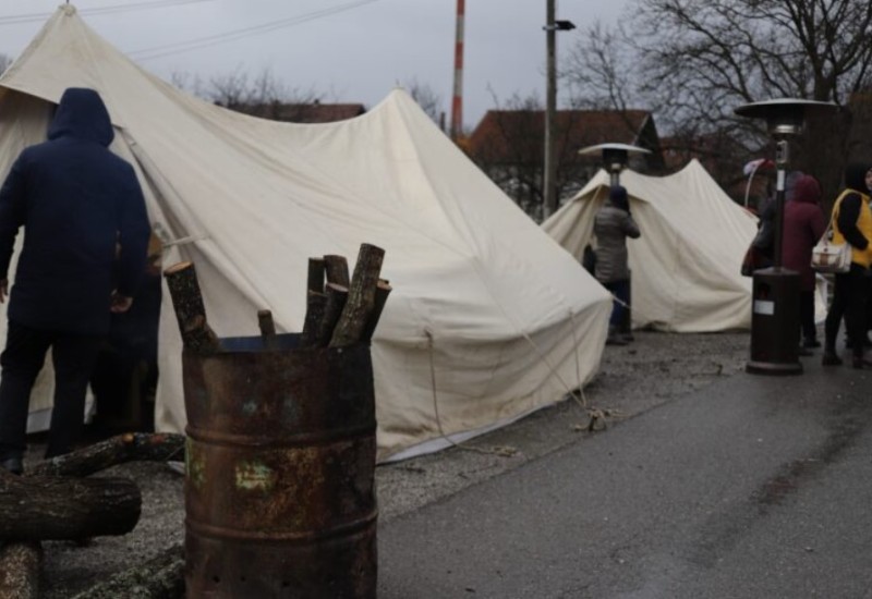 Srbi petnaest dana na barikadama na sjeveru