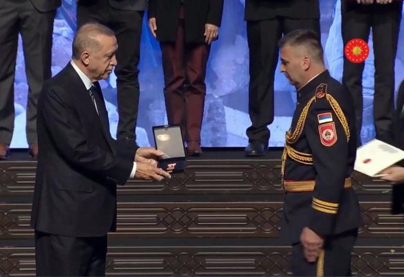 Novitović primio zahvalnicu od Erdoana