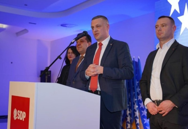 Nikšić i Komšić na obilježavanju 25. novembra u Banjaluci