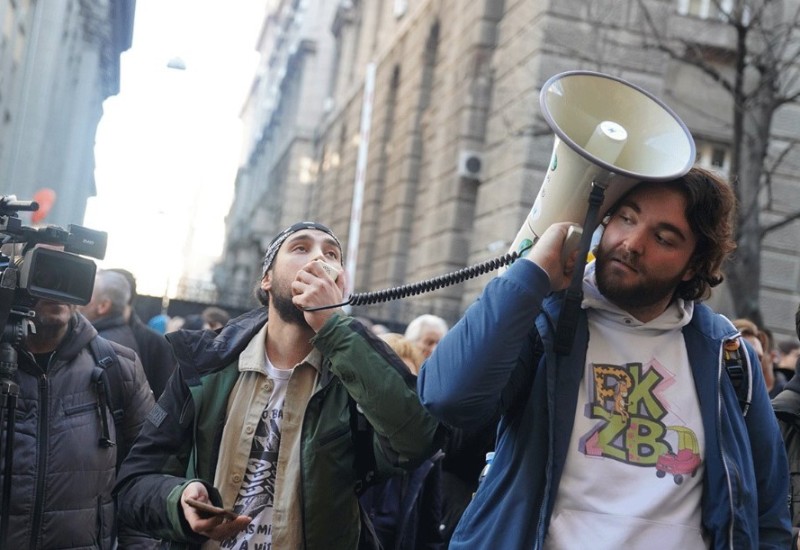 Studenti ispred Ministarstva državne uprave „Blokiraćemo saobraćaj u Beogradu“