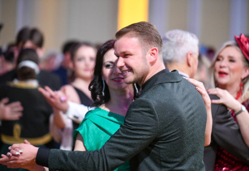 Stanivuković zaplesao na balu u Banskom dvoru: Da nikada ne zaboravimo svetosavski put (FOTO)