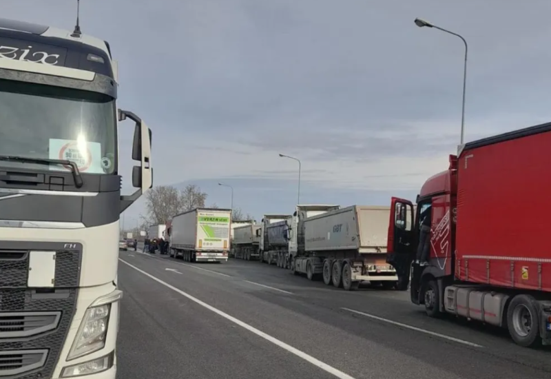 Blokade teretnih prelaza odjeknule u regionu i Briselu: Prevoznici traže hitno rješenje za boravak vozača u Šengenu