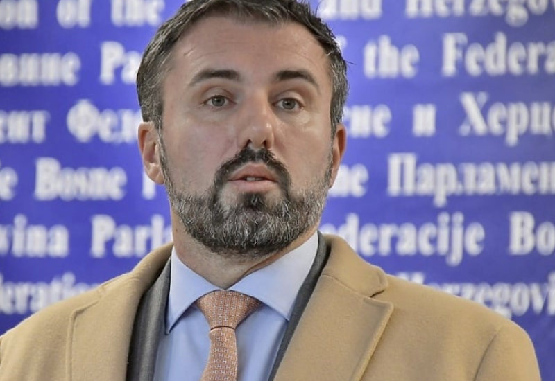 STOJANOVIĆ: Ako sam ja sporan, ko je Islamskoj zajednici dovoljno dobar za suživot