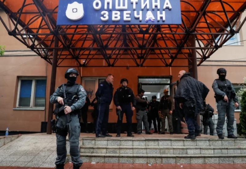 Skinute srpske trobojnice sa zgrada opštine Zvečan, Zubin Potok i Leposavić