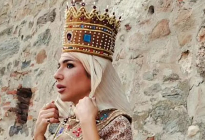Jeremićka se ne zaustavlja - Nakon Živojina Mišića, voditeljka obukla odoru carice Milice