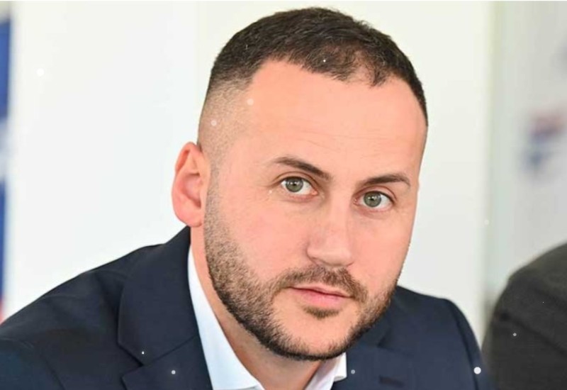 DNS Bijeljina podržava opoziv gradonačelnika Petrovića