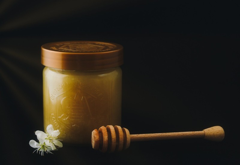 Da li je dobro koristiti med umjesto šećera?