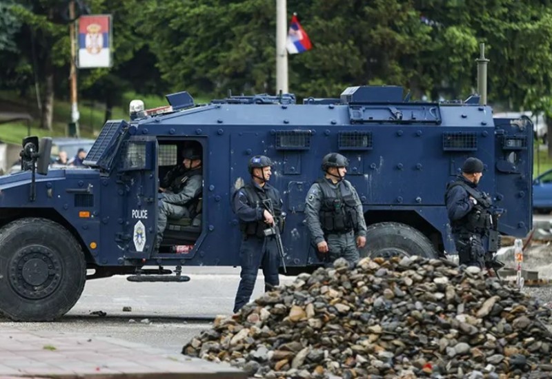 Stanje na Kosovu jutros mirno: Vojska se razmješta na pozicijama ka administrativnoj liniji