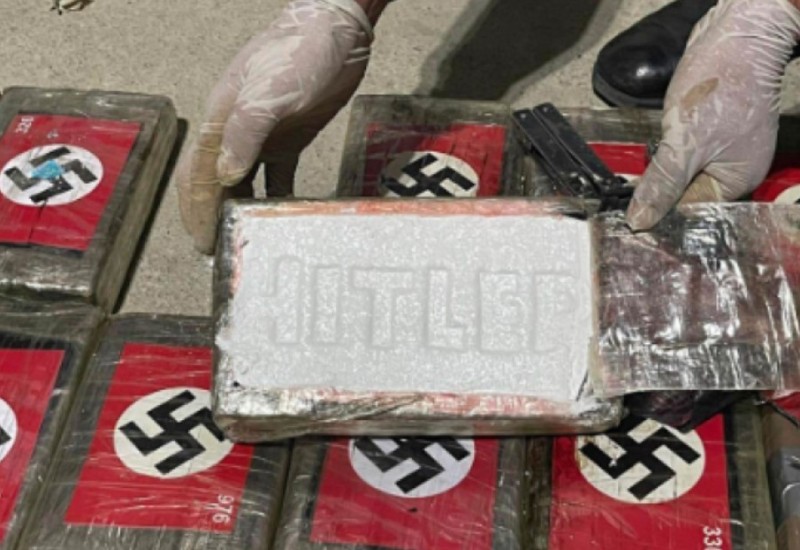 Na vrhu pisalo Hitler! Zaplijenjeno 58 kilograma kokaina u paketima sa nacističkom zastavom