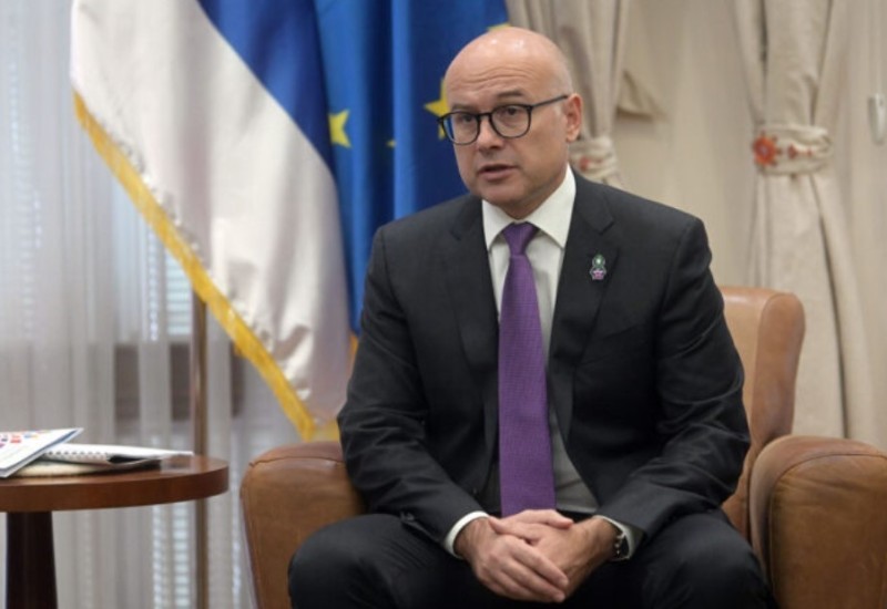 Ko je čovjek koji je zamijenio Vučića na čelu SNS-a