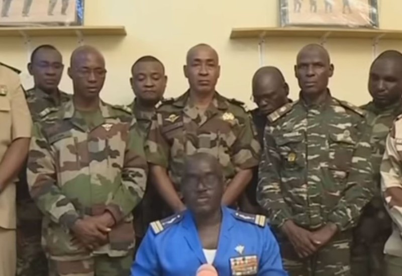 Vojska izvela državni udar u Nigeru (VIDEO)