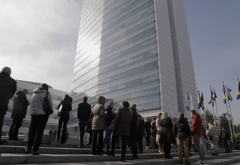 Krcate institucije BiH traže još stotine radnika