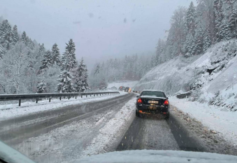 Upozorenje na poledicu: Otežan saobraćaj preko planinskih prevoja