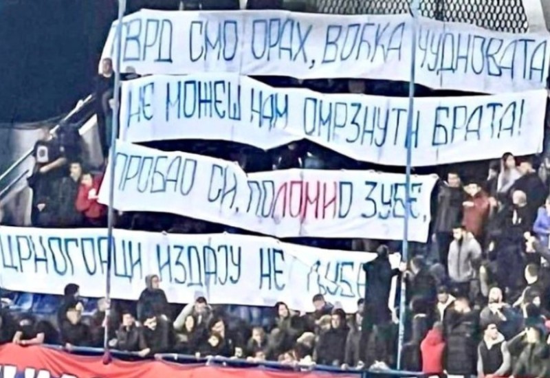 Skrivena poruka navijača Srbije u Podgorici upućena Đukanoviću?