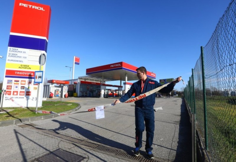 Pumpe u Hrvatskoj jednočasovnim zatvaranjem upozoravaju na nestašicu