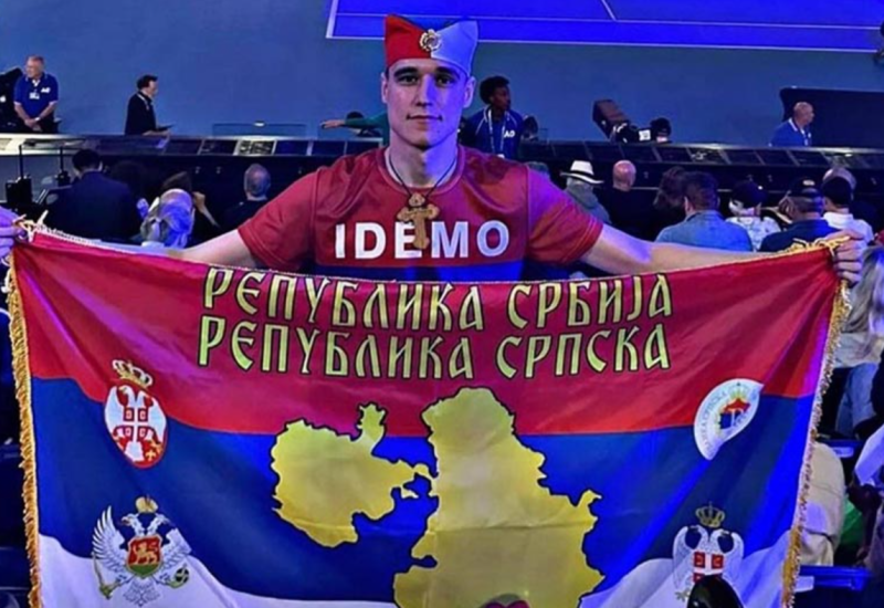 MELBRUN: Šajkača na glavi i zastava Srpske i Srbije