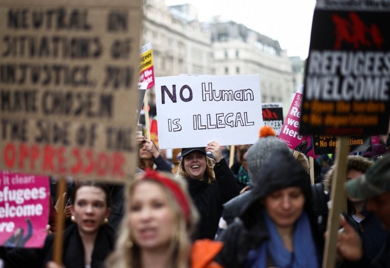 Britanija će smjestiti hiljade tražilaca azila u bivše vojne baze
