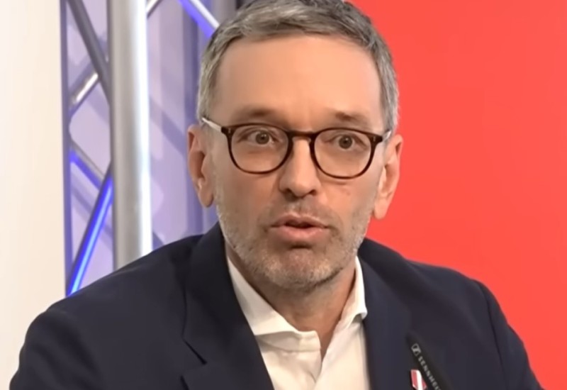 Ko je Herbert Kikl, političar koji želi preuzeti vlast u Austriji