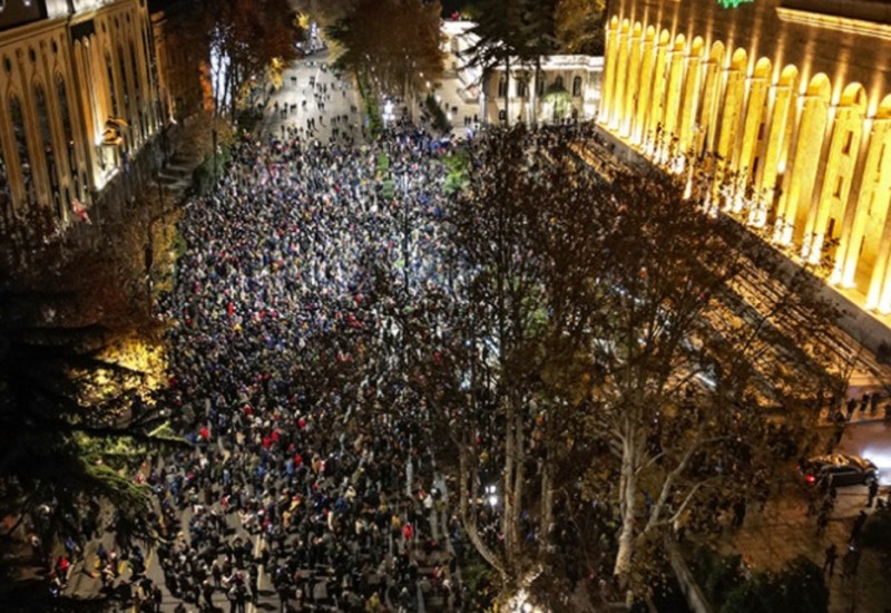 Protesti u Tbilisiju: Podignute barikade na ulicama, povrijeđeno nekoliko novinara