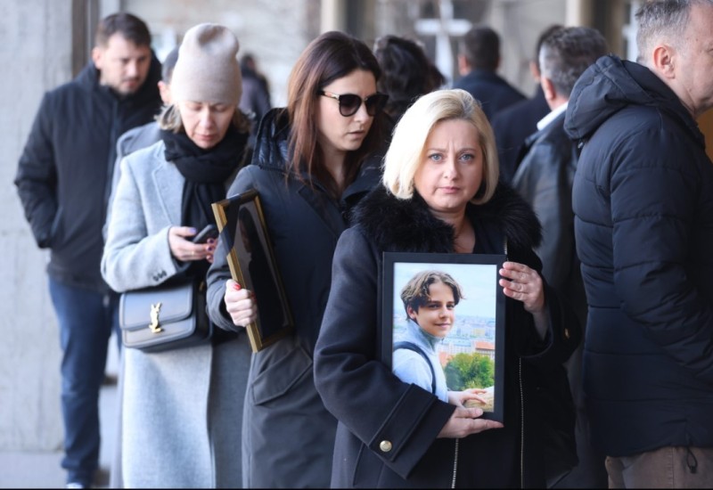 “Žena monstrum, šta gledaš zlo jedno”: Incident nakon suđenja za masakr u “Ribnikaru”