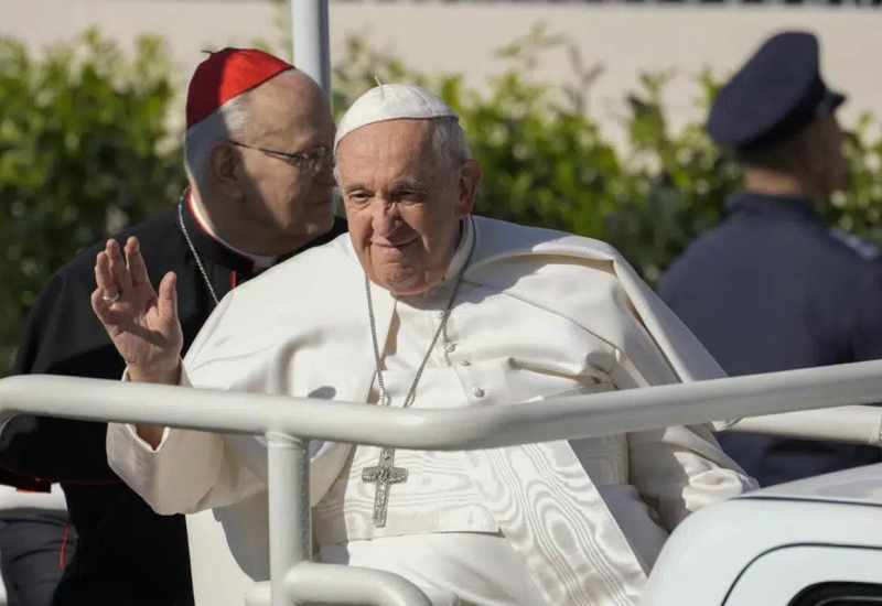 Papa Franjo poručio Mađarima: Ne zatvarajte vrata strancima