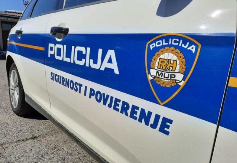 Četiri osobe povrijeđene u sudaru koji je izazvala vozačica kamiona