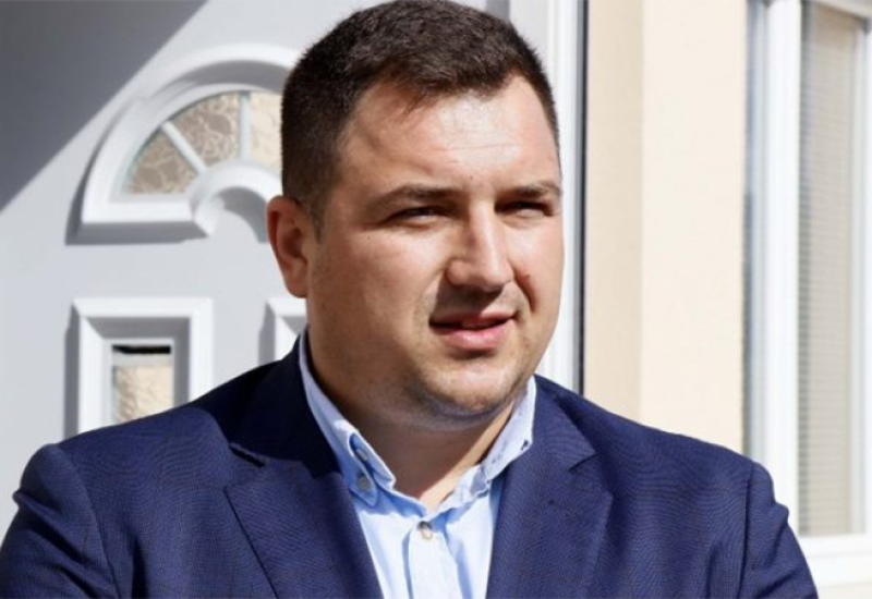 Opljačkan ministar za ljudska prava Miloš Lučić