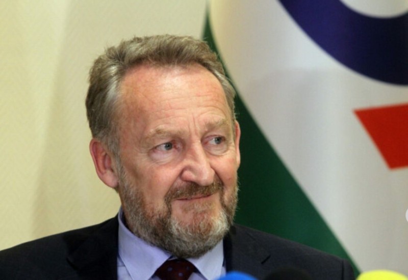 Tvrdi da skromno živi: Sekretarica Bakiru Izetbegoviću za mjesec i po uplatila više od 20.000 KM