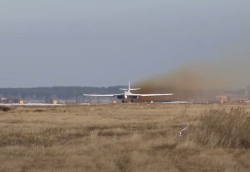 Odjeknula eksplozija u avionu, motor se zapalio prije polijetanja