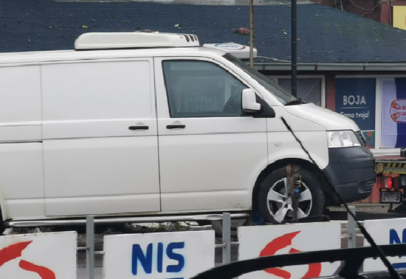 Ukrali kombi i zamijenili tablice sa RSK na kraljevačke
