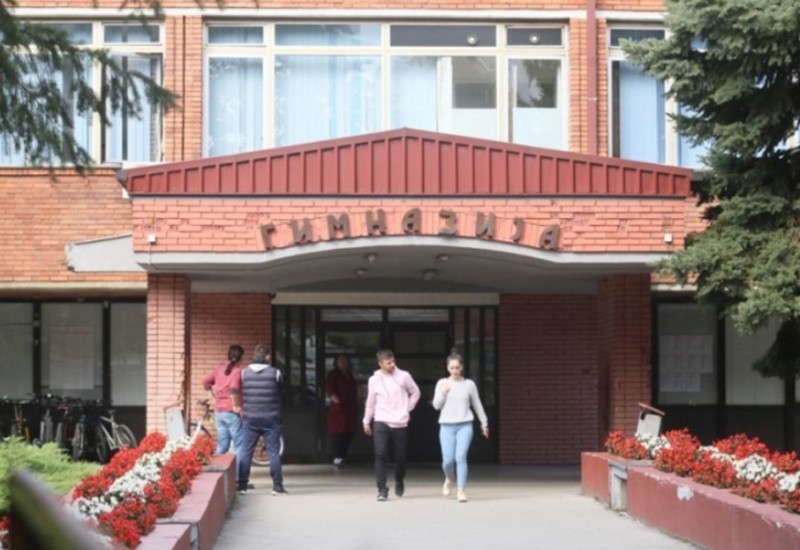 Banjaluka: Gimnazijalci ne mogu izaći iz škole, uprava tvrdi da nema veze sa skupom podrške