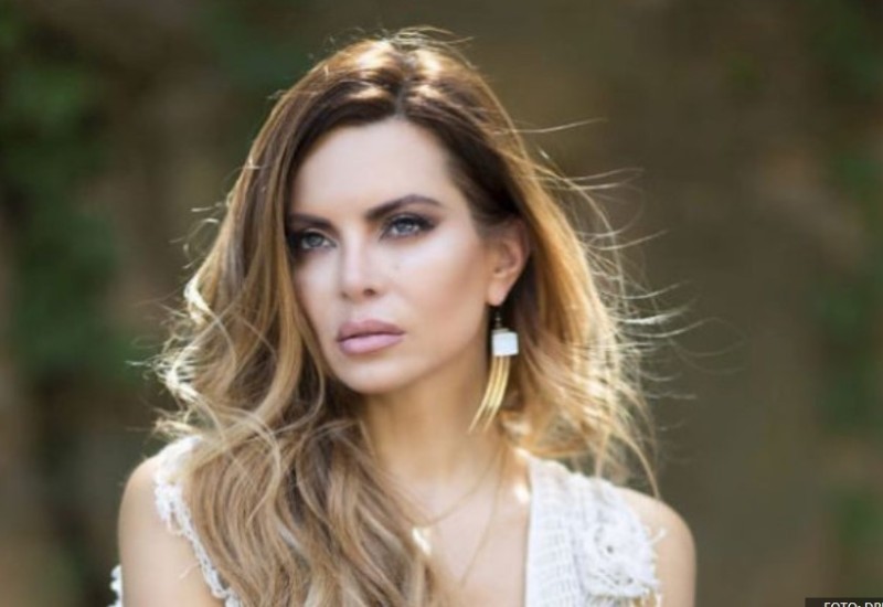 Lijepa Nikolina Pišek iskreno o životnim borbama: Svjesno komadam svoj život na atome
