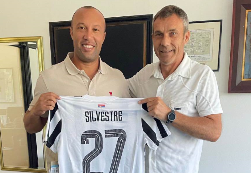 Silvestre prvi put na "večitom" derbiju